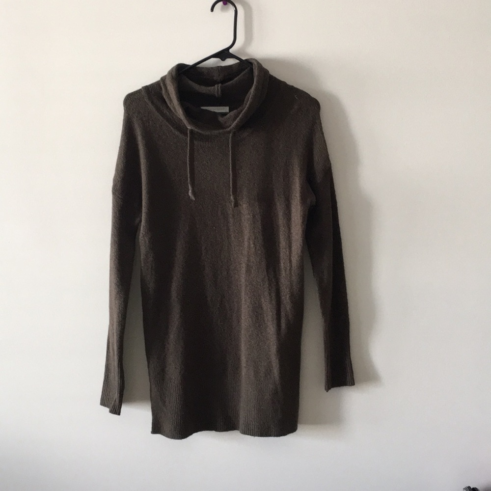 Scoop-neck Sweater